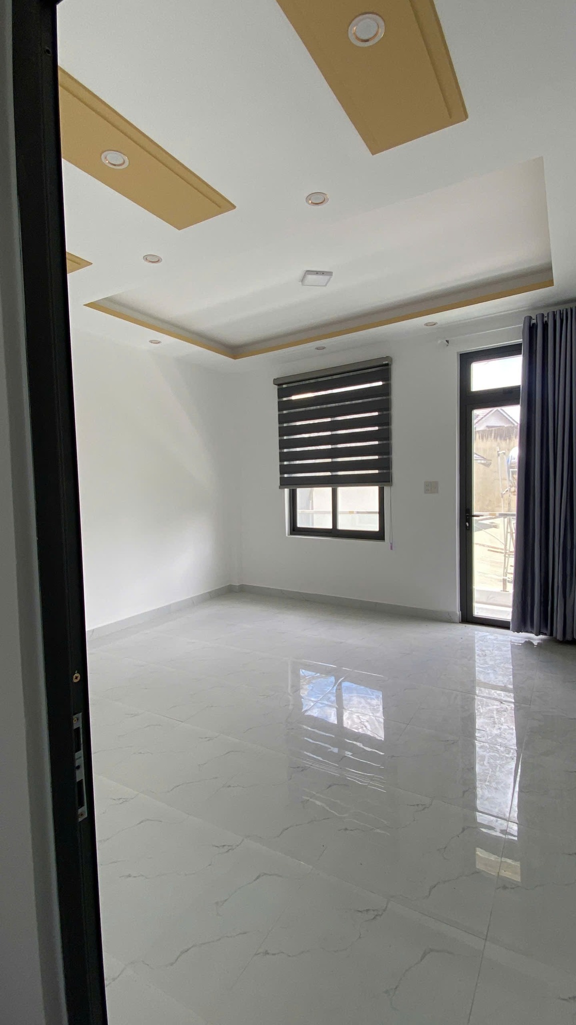 Cần bán gấp Nhà đẹp mới xây đường Trương Văn Hoàn, P9, Đà Lạt giá 4.65 tỷ - Ảnh chính